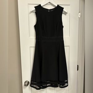 NWOT White House Bkack Market dress size 8. Color Black